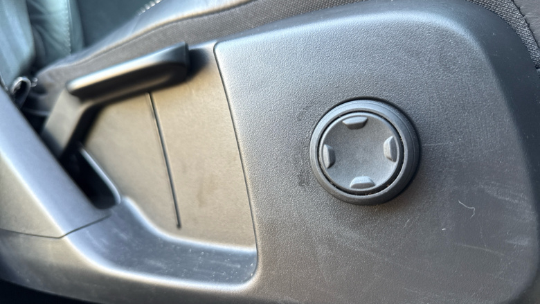 Volvo Xc40 2.0 B4P R DESIGN 5dr Auto Petrol Estate